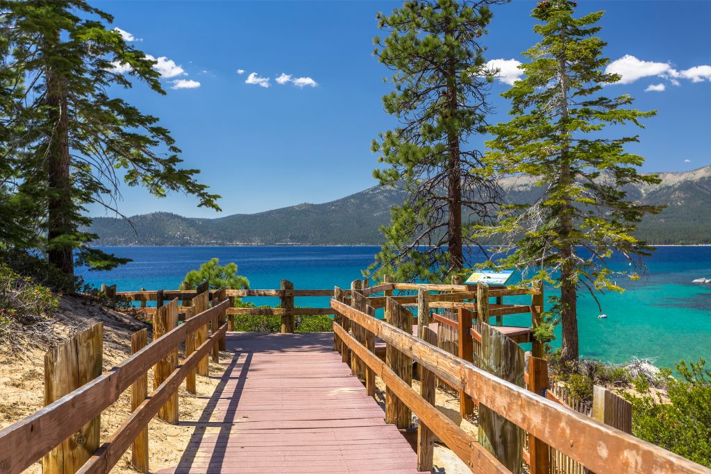 Plan your perfect elopement in Lake Tahoe and find your dream location to exchange vows  