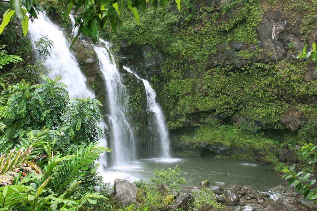 Hike up to a beautiful waterfall for your Maui elopement 